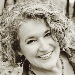 Meet your Posher, Adrienne